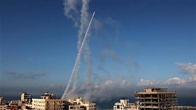 المُقاومة الفلسطينية تُصيب مبنى في مُستوطنة سديروت بالصواريخ 