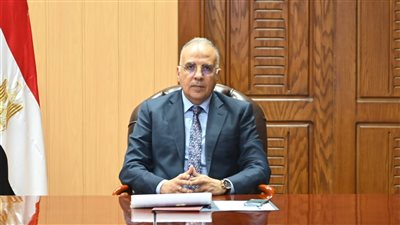 وزير الري يتابع موقف سير العمل والرؤية المستقبلية لمصلحة الميكانيكا والكهرباء