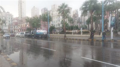 نوة المكنسة تضرب محافظة الإسكندرية