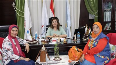 كلية الطب بأسيوط تنظم حملة طبية بمدرسة السلام الحديثة بعنوان 