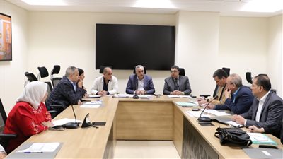 رئيس قصور الثقافة يناقش خطة العمل المقبلة في اجتماعه بقيادات الهيئة