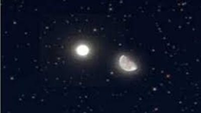 اقتران القمر مع كوكب زحل في مشهد بديع.. الليلة 