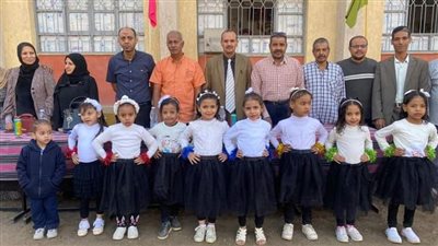 مدير تعليم فرشوط يشهد احتفالات أعياد الطفولة بمدرسة فرشوط الابتدائية الجديدة