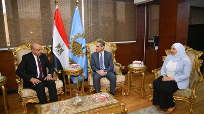 محافظ الغربية يستقبل وفد الأكاديمية الوطنية للتدريب.