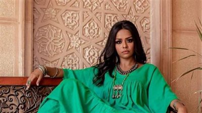 أسماء أبو اليزيد تدخل عالم الصالونات في 