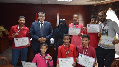 وكيل تعليم جنوب سيناء يكرم فريق ألعاب القوى بمدرسة الصم وضعاف السمع