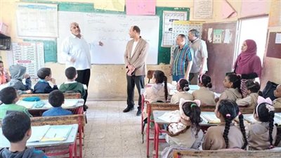 مدير تعليم قفط يتابع سير العملية التعليمية بمدارس الإدارة  