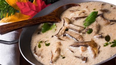 حضري صوص المشروم على خطى المطاعم وتمتعي بمذاق لذيذ