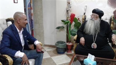 مدير تعليم دشنا يهنئ مطران دشنا بأعياد مار جرجس 