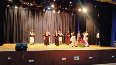 قصر ثقافة موط بالداخلة نظم عرضًا فنون تلقائية مميزًا على مسرحه