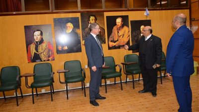 مدير المراكز الثقافية والعلمية الروسية بمصر يزور مركز  تعليم اللغة الروسية