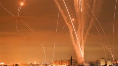 الفصائل الفلسطينية تقصف تل أبيب برشقة صاروخية ردا على مجازر الاحتلال