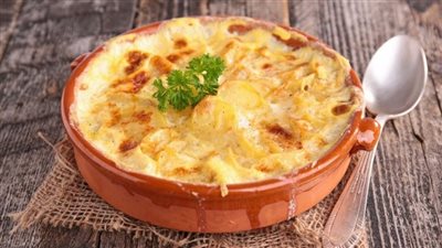 طريقة عمل صينية البطاطس بميكس الجبن