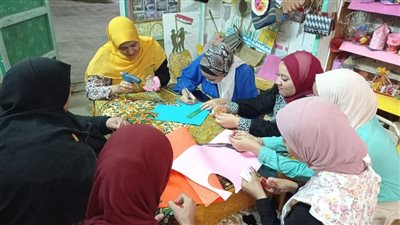 قصر ثقافة الخارجة ينظم ورشة فنون تشكيلية لعمل تصميمات من الفوم