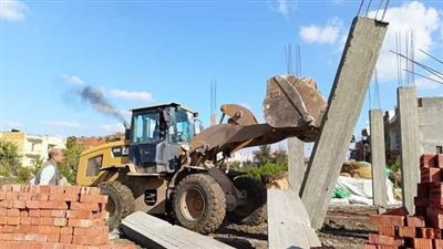 بالصور.. إزالة 61 حالة تعدي على مساحة 12805 متر مربع ب  8 مراكز بالبحيرة