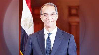 وزير الاتصالات: ١٠٠ ألف شاب يعملون فى مراكز الشركات العالمية بمصر
