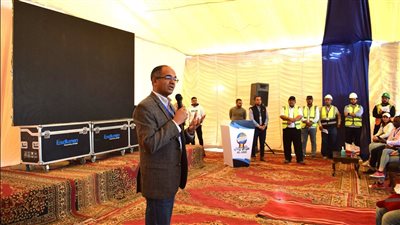 نائب وزير الإسكان وممثلو بنك التنمية الإفريقي يتفقدون مشروعات الصرف الصحي بالأقصر