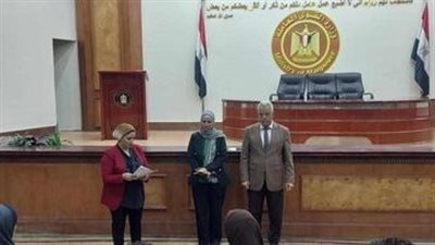 وزارة العمل تسلم تعويضات جديدة لأسر عمالة غير منتظمة في 3 محافظات 