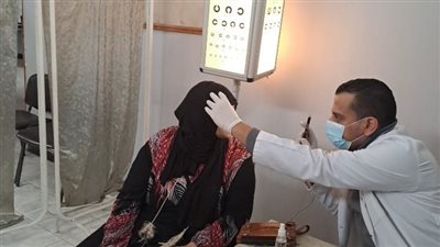 الكشف على 1981  مريضاً فى قافلة علاجية  بقرية ميت العز بالدقهلية