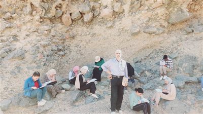 رحلة علمية لطلاب كلية العلوم بالفيوم فى سلاسل جبال البحر الاحمر 