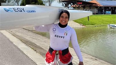 وزير الرياضة يهنئ سما فاروق بالتأهل إلى أولمبياد باريس في الكانوي والكياك
