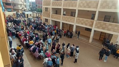 تقديم الرعاية الطبية لــ 1080 حالة بقافلة جامعة طنطا الطبية بقطور