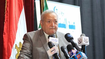 محمد عبده يطالب الدكتور عبد السند يمامة بالاهتمام بمجال السياحة 