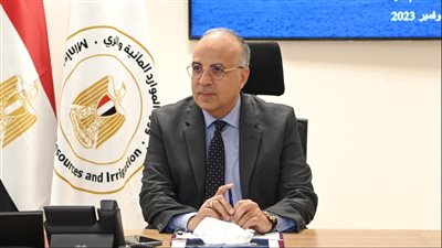 وزير الري يتابع إجراءات تطوير عمليات قياس تصرفات ومناسيب المياه بالترع 