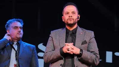 مازن الغرباوي: الفن سلاح للدفاع عن الأرض والمسرح في مواجهة قوة الإرهاب