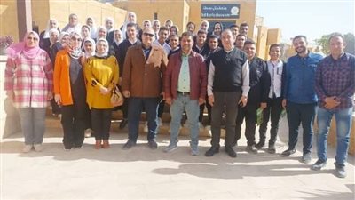  تدريب طلاب المدرسة الفندقية بالزقازيق على تخطيط البرنامج السياحى