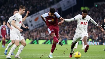 أستون فيلا يستضيف توتنهام في مواجهة حاسمة بالدوري الإنجليزي الممتاز