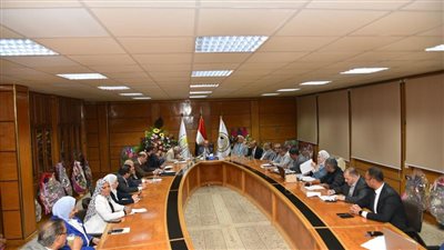 المنشاوي يرأس اجتماع لجنة إدارة جامعة أسيوط الأهلية لمتابعة سير العملية التعليمية