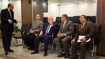 محافظ جنوب سيناء يتفقد الشبكة الوطنية للطوارئ والسلامة العامة بديوان عام المحافظة