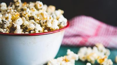 الفشار يقلل فرص الإصابة بالخرف