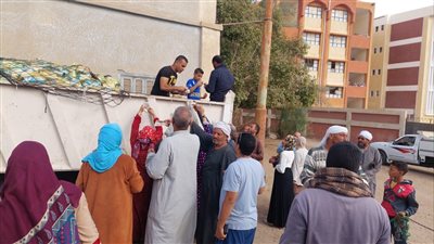 طرح 15 ألف كرتونة مواد غذائية مدعمة بالمنيا