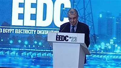وزير الكهرباء يلقى كلمة بمؤتمر 