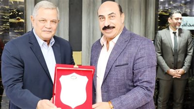 لقاء محافظ أسوان برئيس الشركة القابضة لمياه الشرب والصرف الصحى