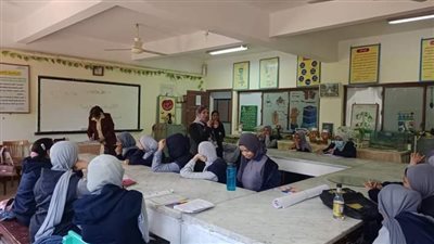 صحة قنا تعقد ندوات مكثفة لتوعية طلاب المدارس بالإستخدام الرشيد للمضادات الحيوية