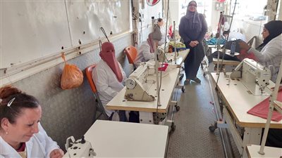 وزارة العمل تنظم زيارة لوحدة التدريب المتنقلة بالمنيا