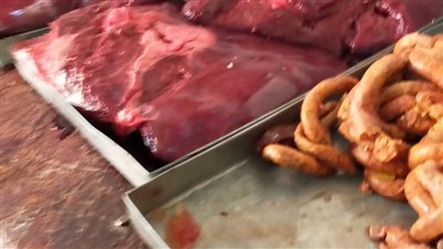 ضبط 5 أطنان لحوم مجهولة المصدر فاسدة بالجيزة