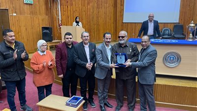 جامعة القناة تكرم الشهيد الحي عبد الجواد سويلم