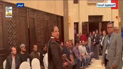 الجالية المصرية بالسعودية تتوافد بكثافة للتصويت في الانتخابات الرئاسية.. فيديو