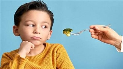 حيل تساعدك على تقبل طفلك تناول الخضار 
