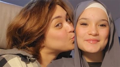ابنتها السبب.. القصة الكاملة لأزمة مروة عبد المنعم مع الحجاب 