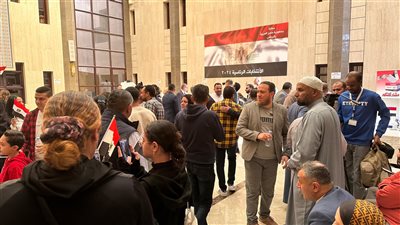 لليوم الثاني.. إقبال كثيف من المصريين بالسعودية على لجان الانتخابات الرئاسية