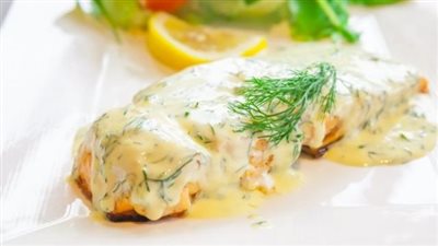 سمك فيليه بالبطاطس بصوص الزبدة