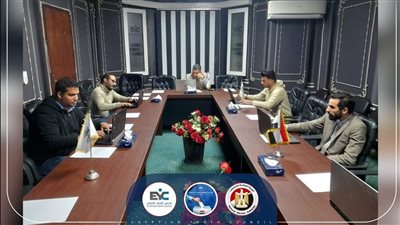 الشباب المصري يتابع تصويت المصريين بالخارج من داخل غرفة العمليات المركزية