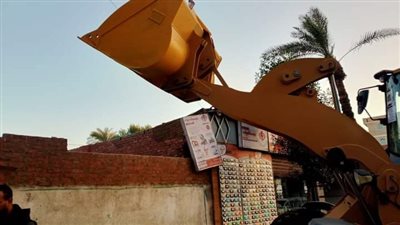 إيقاف أعمال بناء مخالف بقرية أولاد عمرو  بقنا