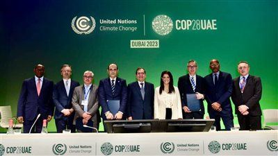  توقيع مشروع إنتاج الميثانول الأخضر بالمنطقة الاقتصادية لقناة السويس