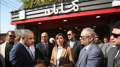 حياة كريمة .. وزيرة الثقافة ومحافظ سوهاج يفتتحان مشروع 